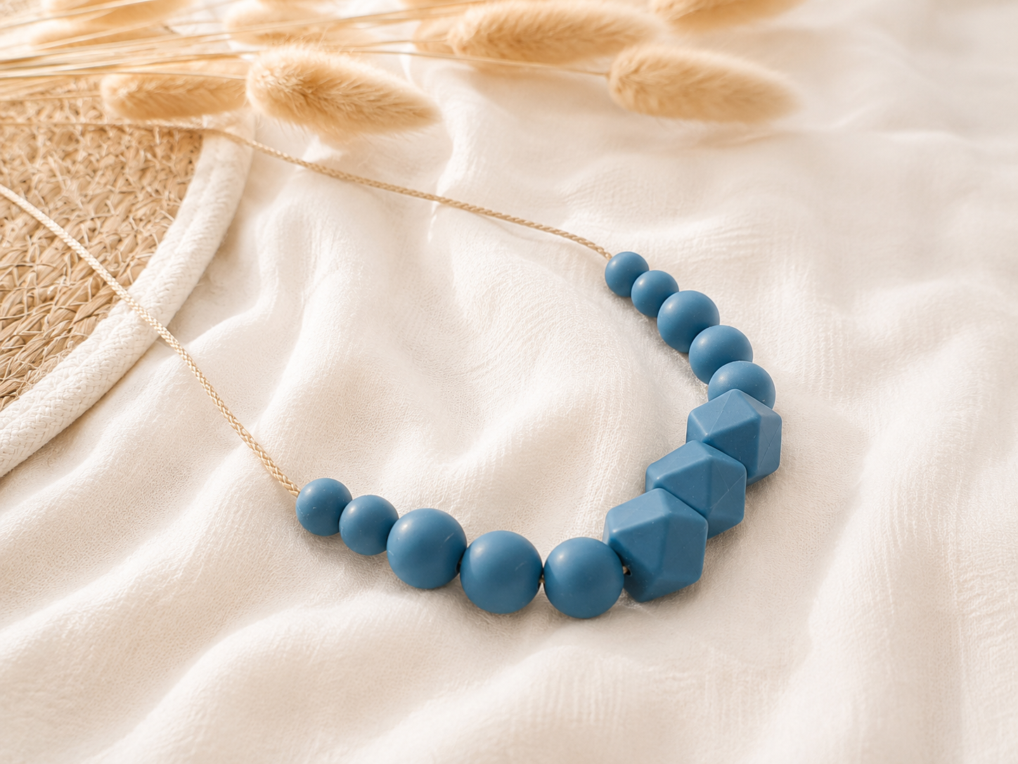 Collier femme silicone waterproof léger Galet bleu pétrole