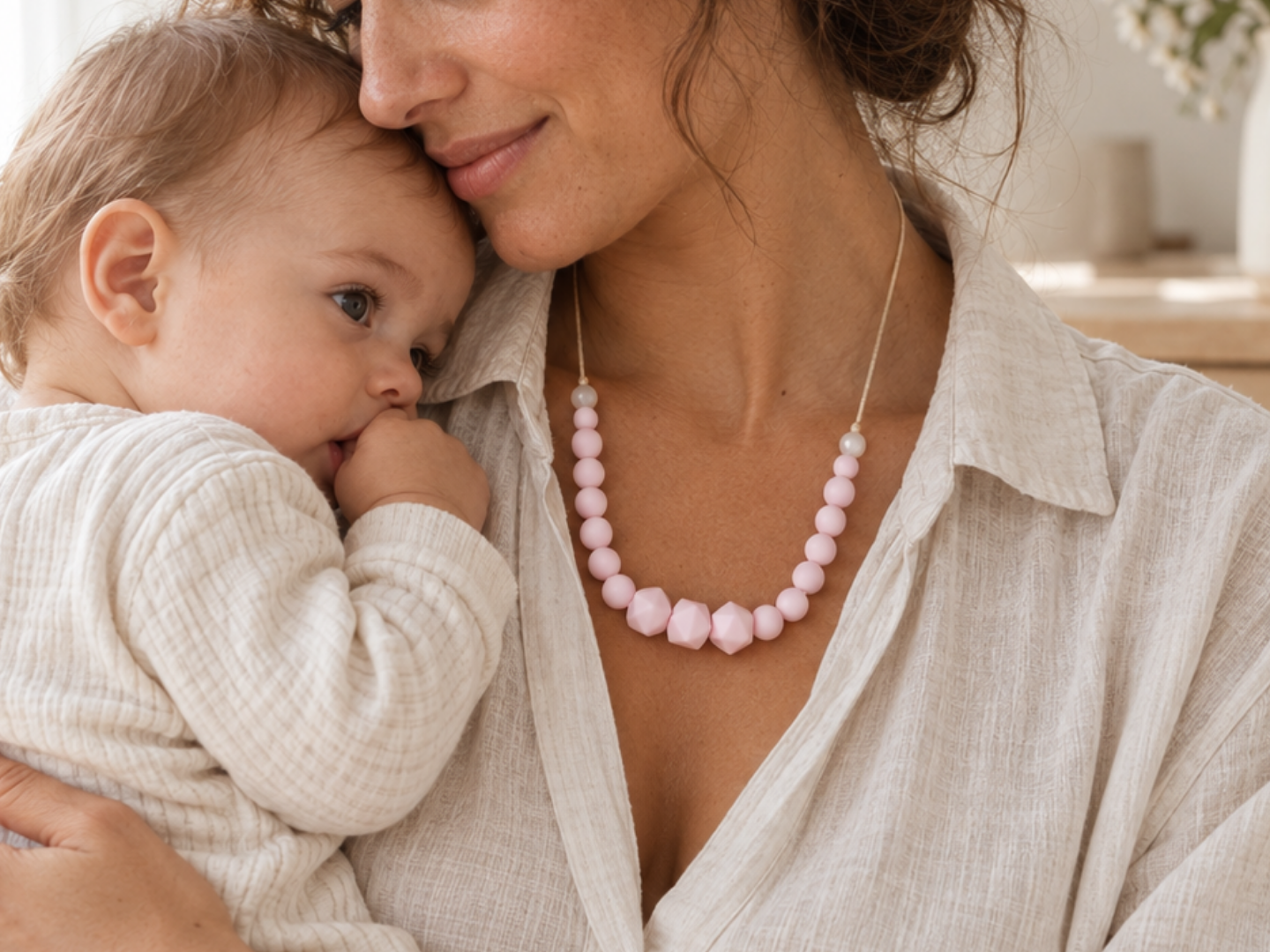 Collier allaitement et portage en silicone Alba rose poudré Majoliperle