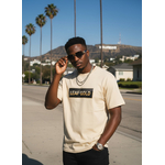 gemini-2.5-flash-image_change_lé_décor_et_la_pose_je_veut_que_ce_soit_a_los_angeles-1