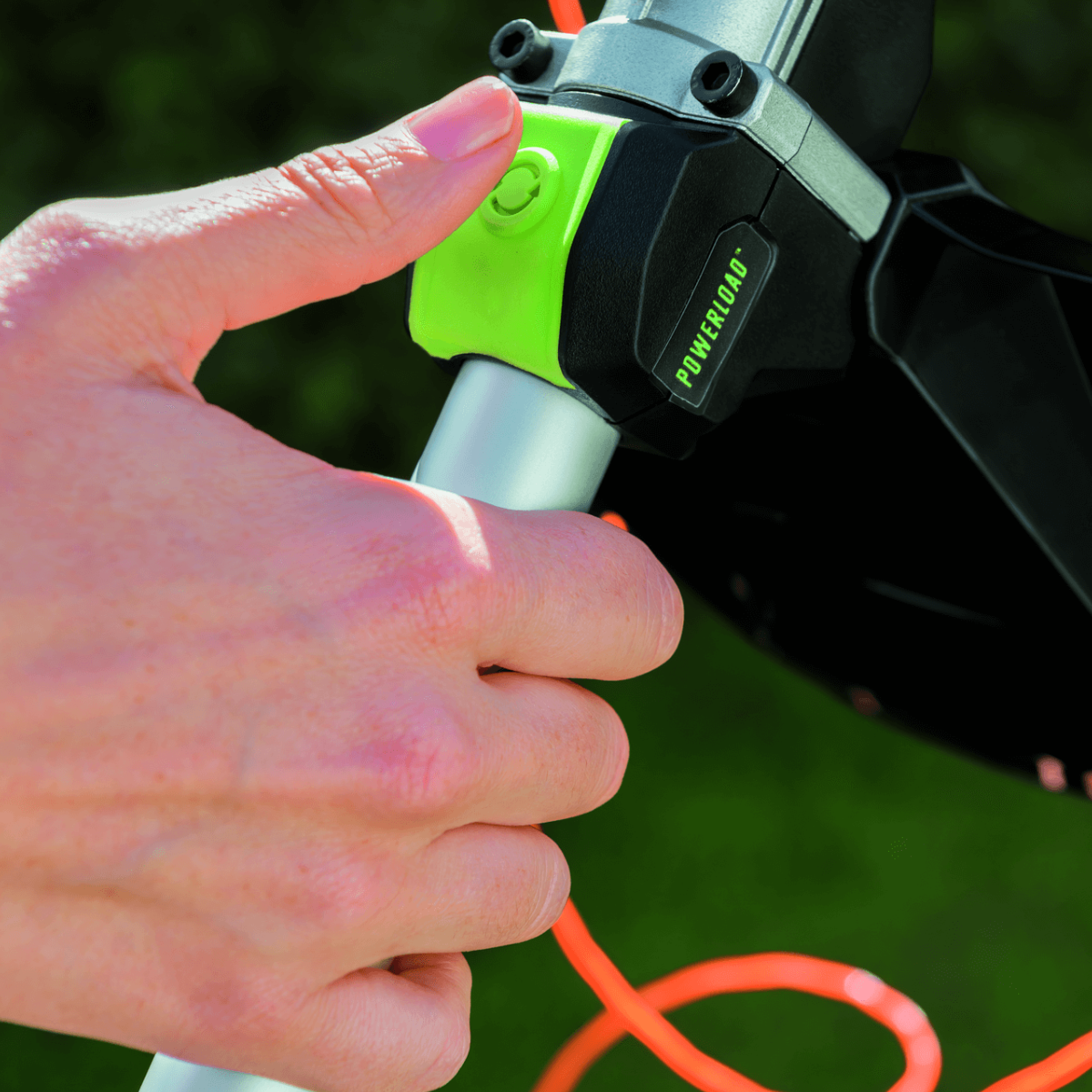 EGO-Line-trimmer-powerload-Step-3-1-2-zoom