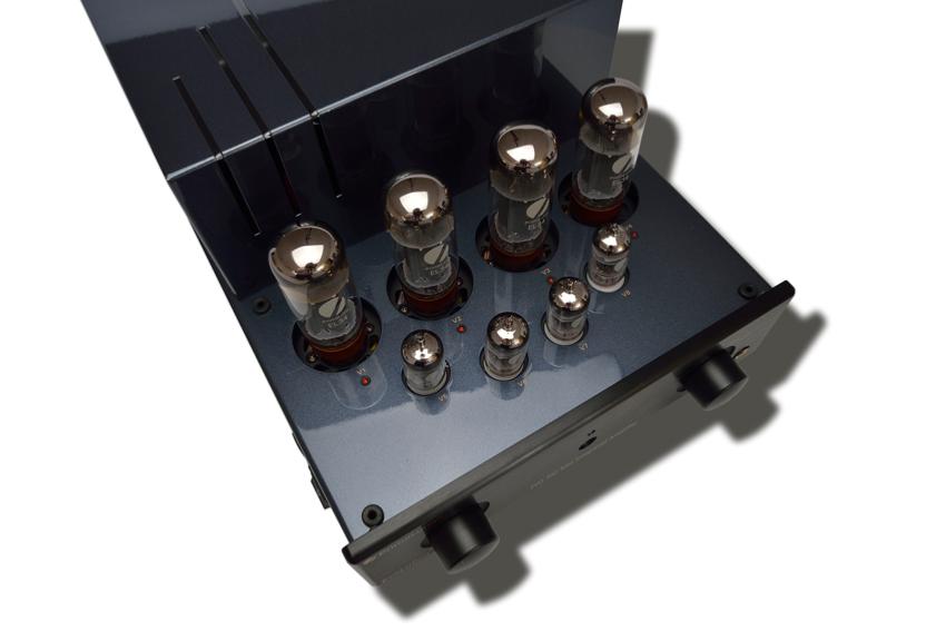 169b-PrimaLuna-EVO-100-Tube-Integrated-Amplifier-black-artistic-white-backgr