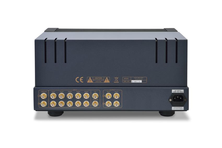 098b-PrimaLuna-Evo-200-Tube-Preamplifier-black-back-white-background-zoom