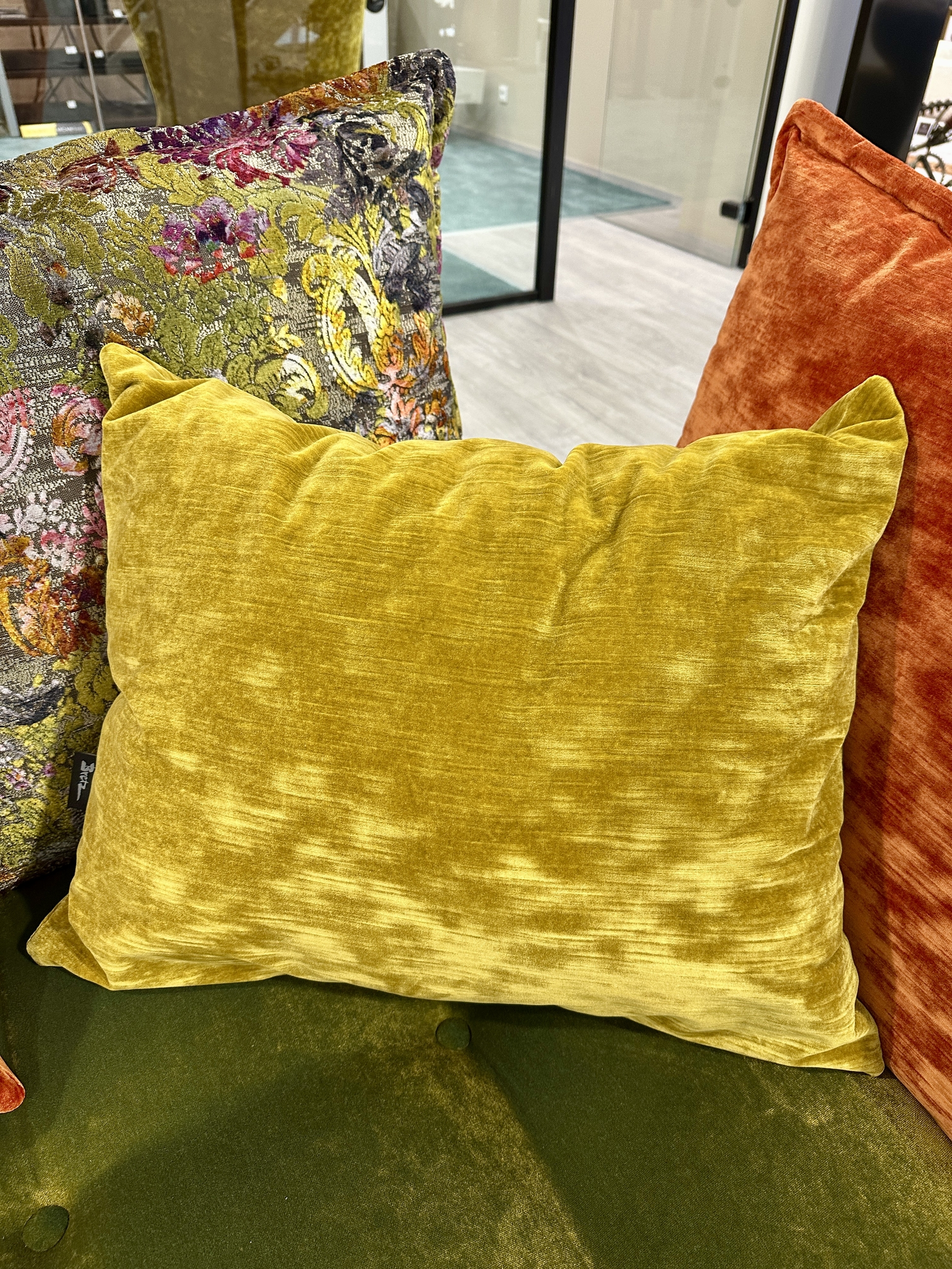 COUSSIN BRETZ (D160V velvet or )