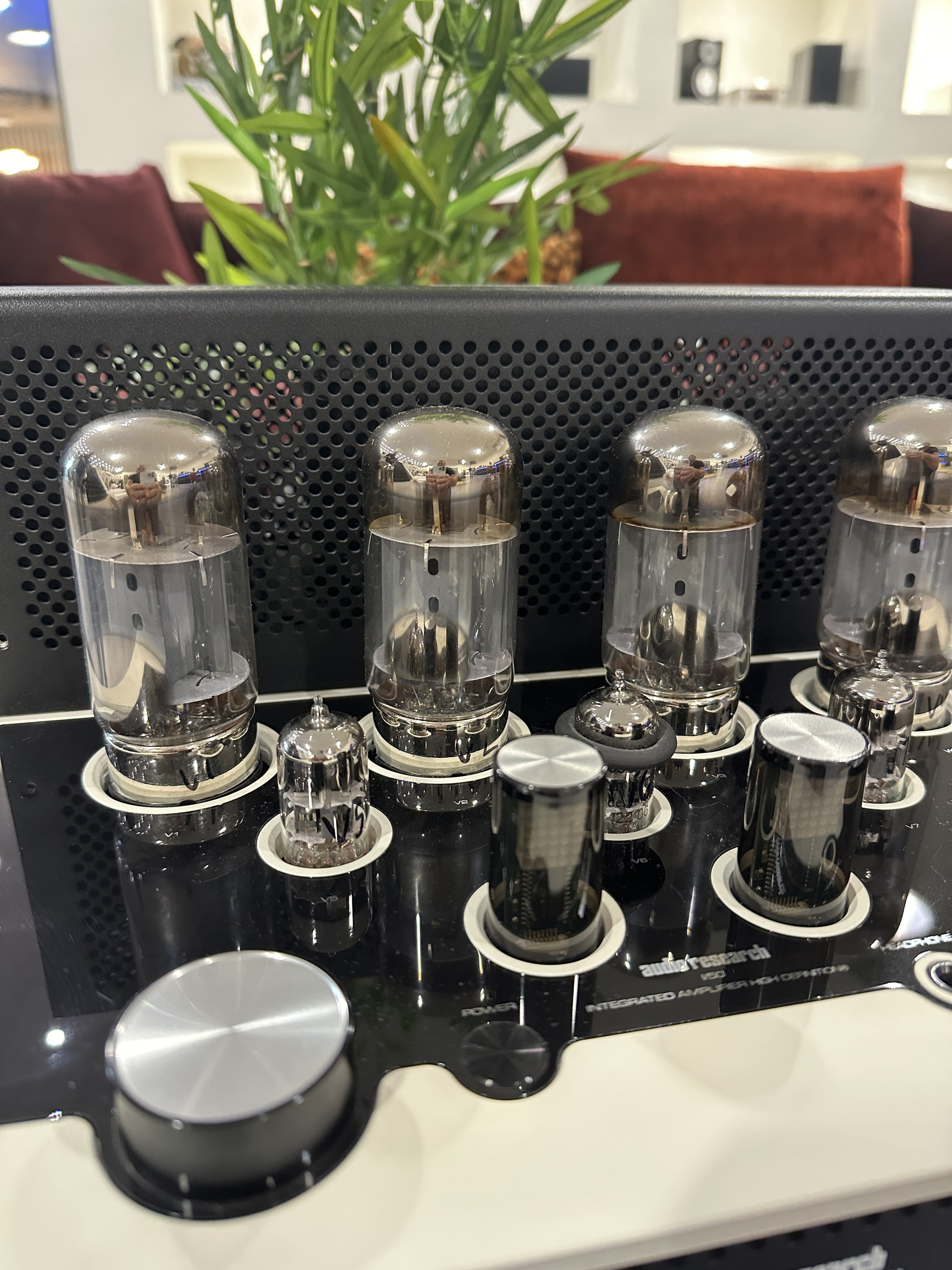 AUDIO RESEARCH I50 en demonstration