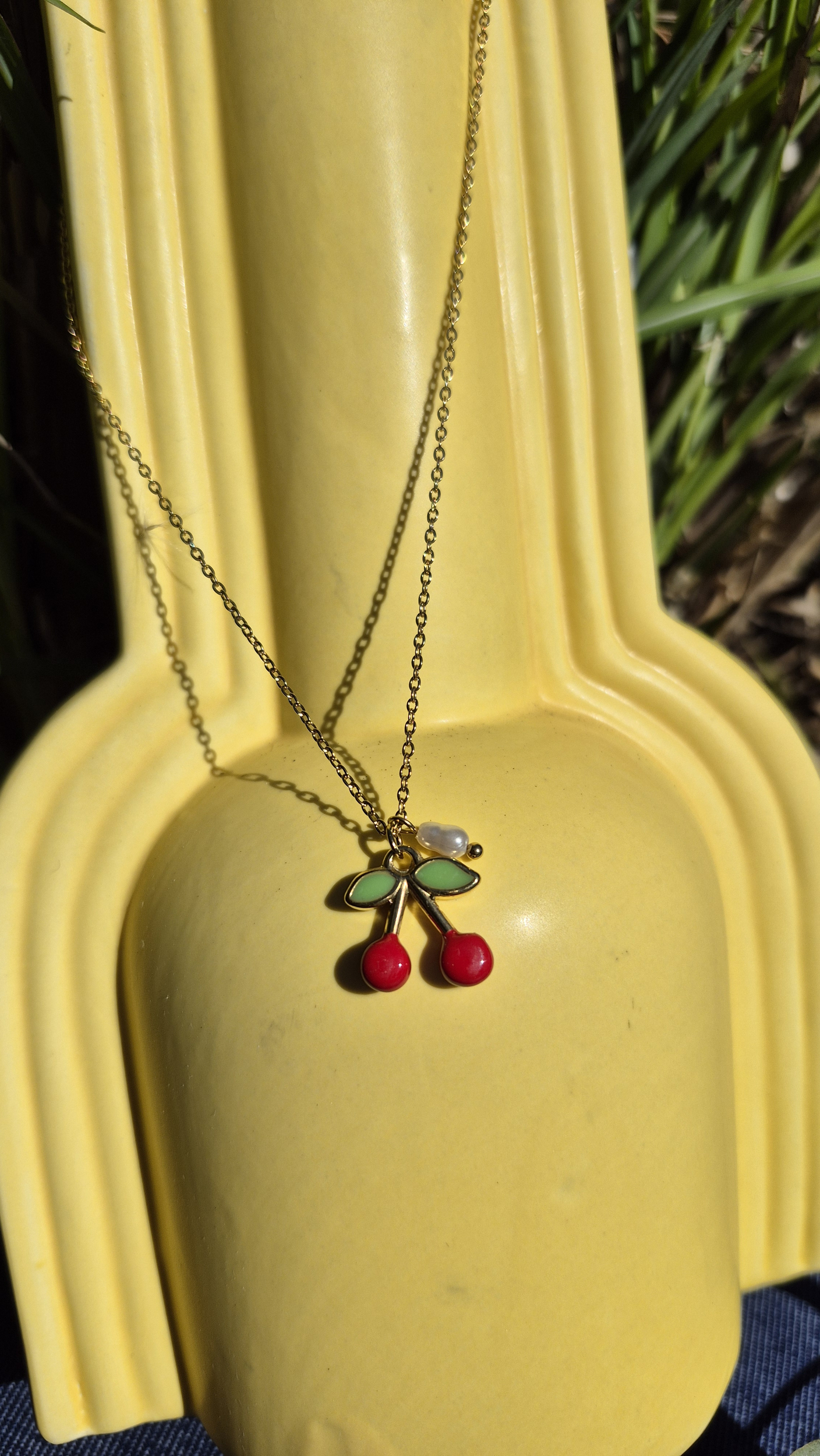 Collier Astride
