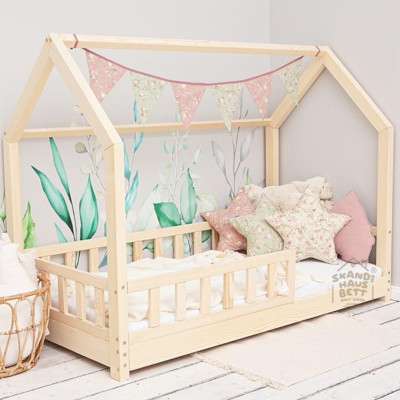 Lit Cabane Skandi Hausbett avec barrière 90x200cm Bois Naturel