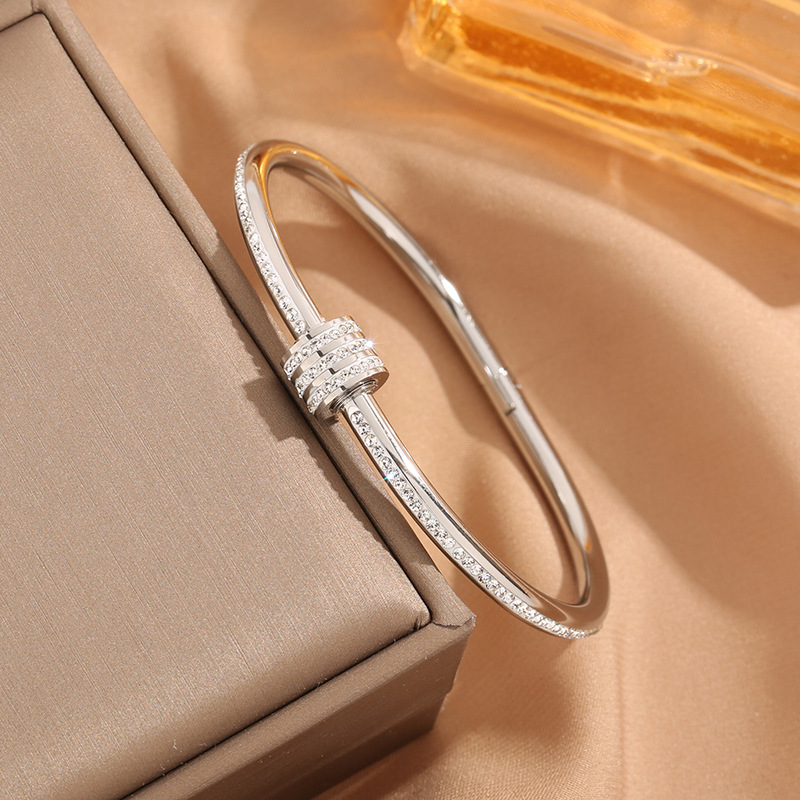 bracelet-jonc-acier-inoxydable-argente-femme-974-reunion-idee-cadeaux