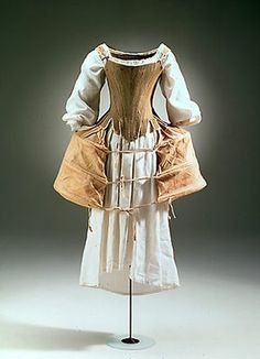 18 eme siecle 9f2d77f1dbd8bedfdef5abec1a4b561a panniers fashion history