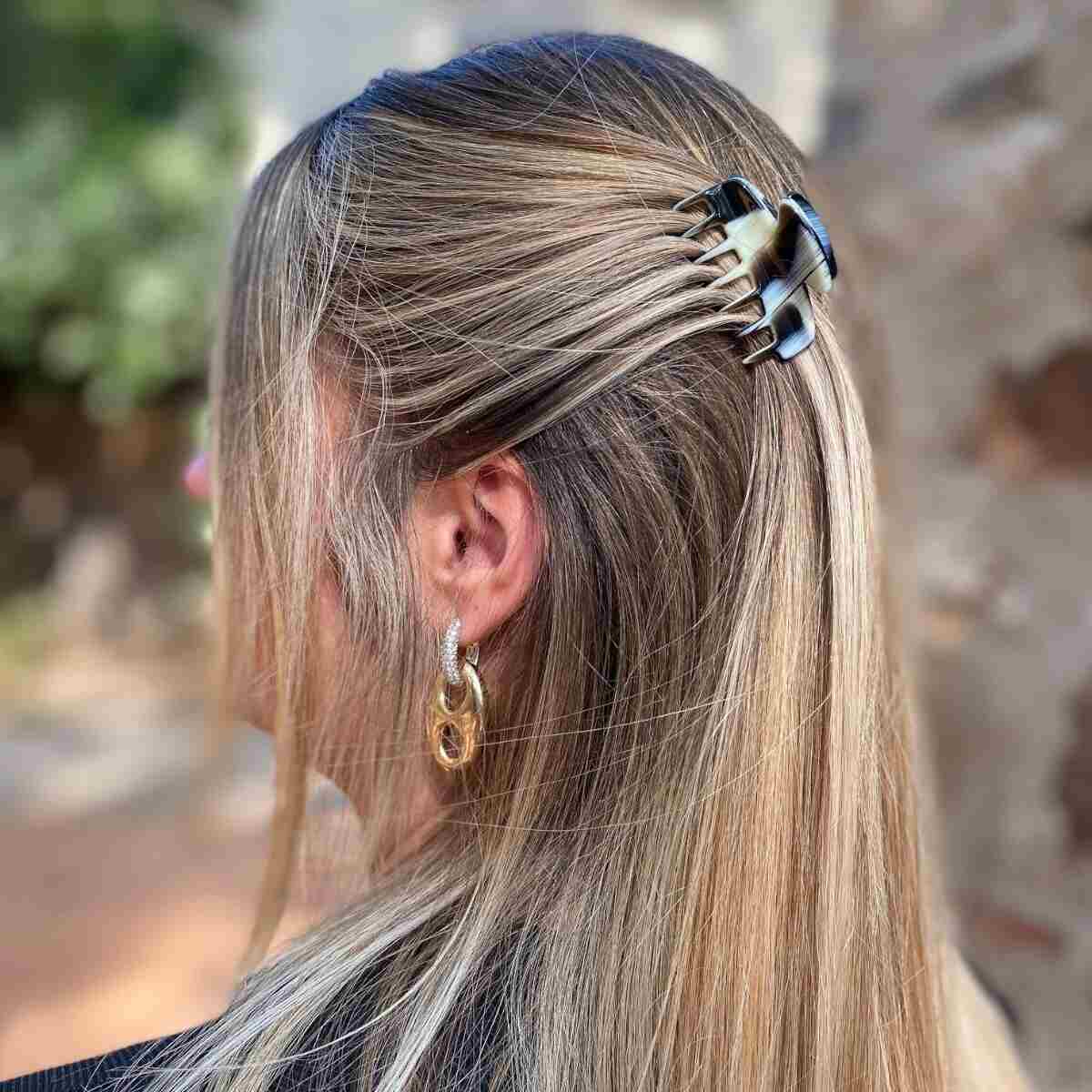 Petite pince à cheveux corne noire 4,5 cm