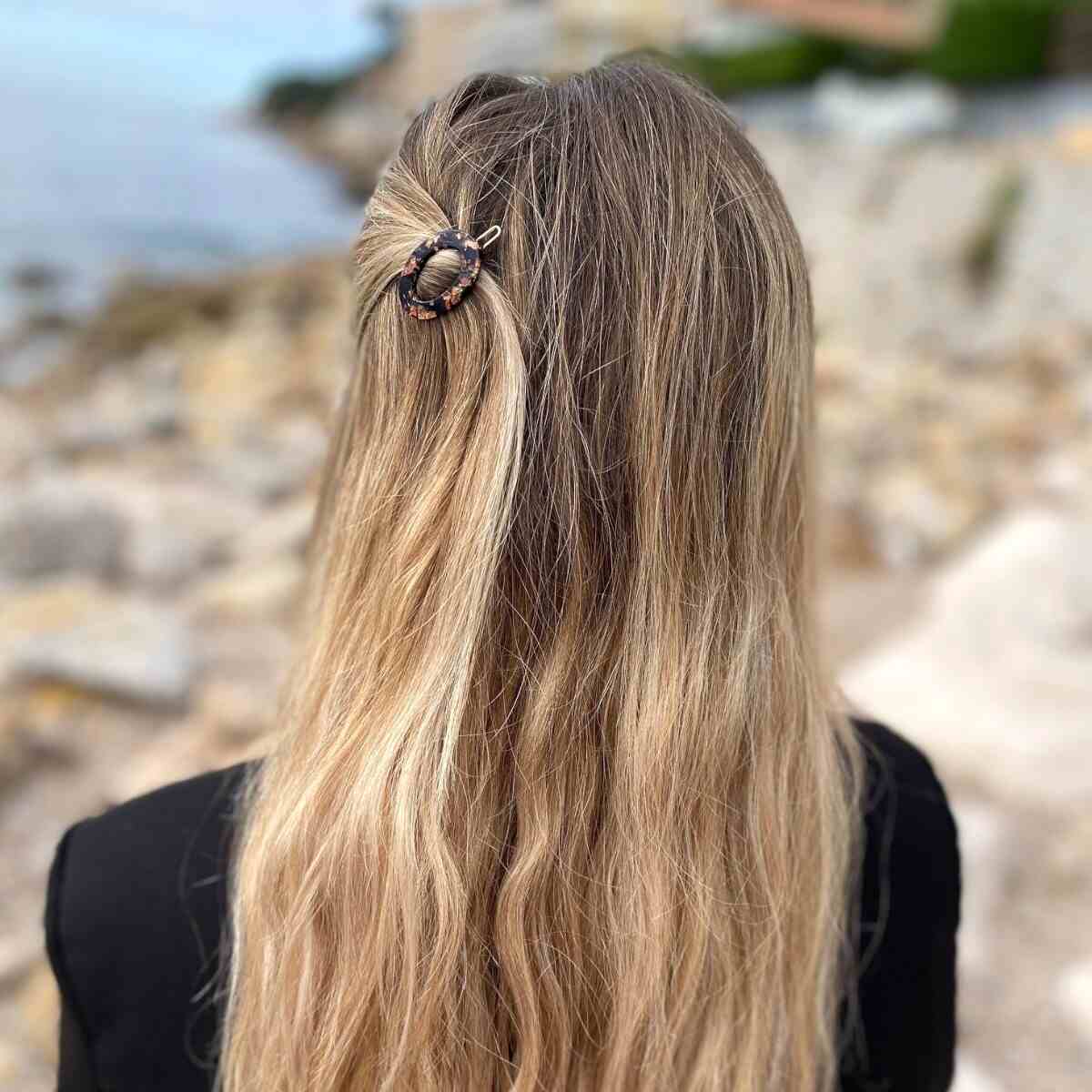 Petite barrette à cheveux Chloé noire pailletée
