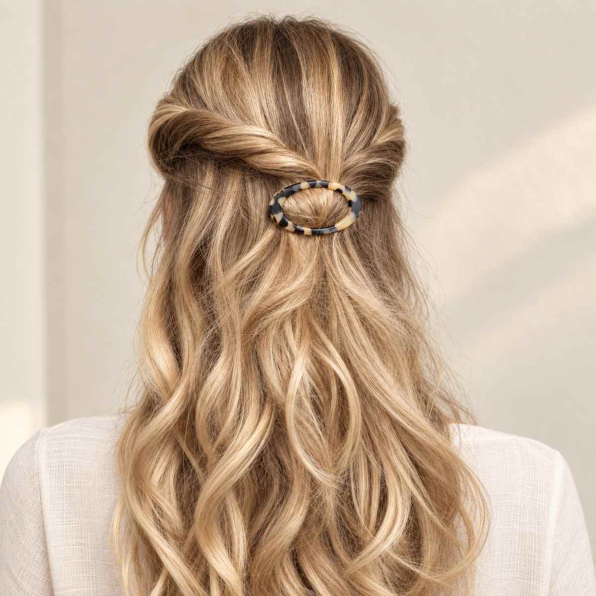 barrette-cheveux-ecaille-appoline-portrait