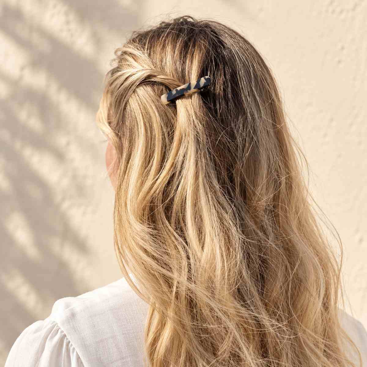 barrette a cheveux ecaille antoinette portée
