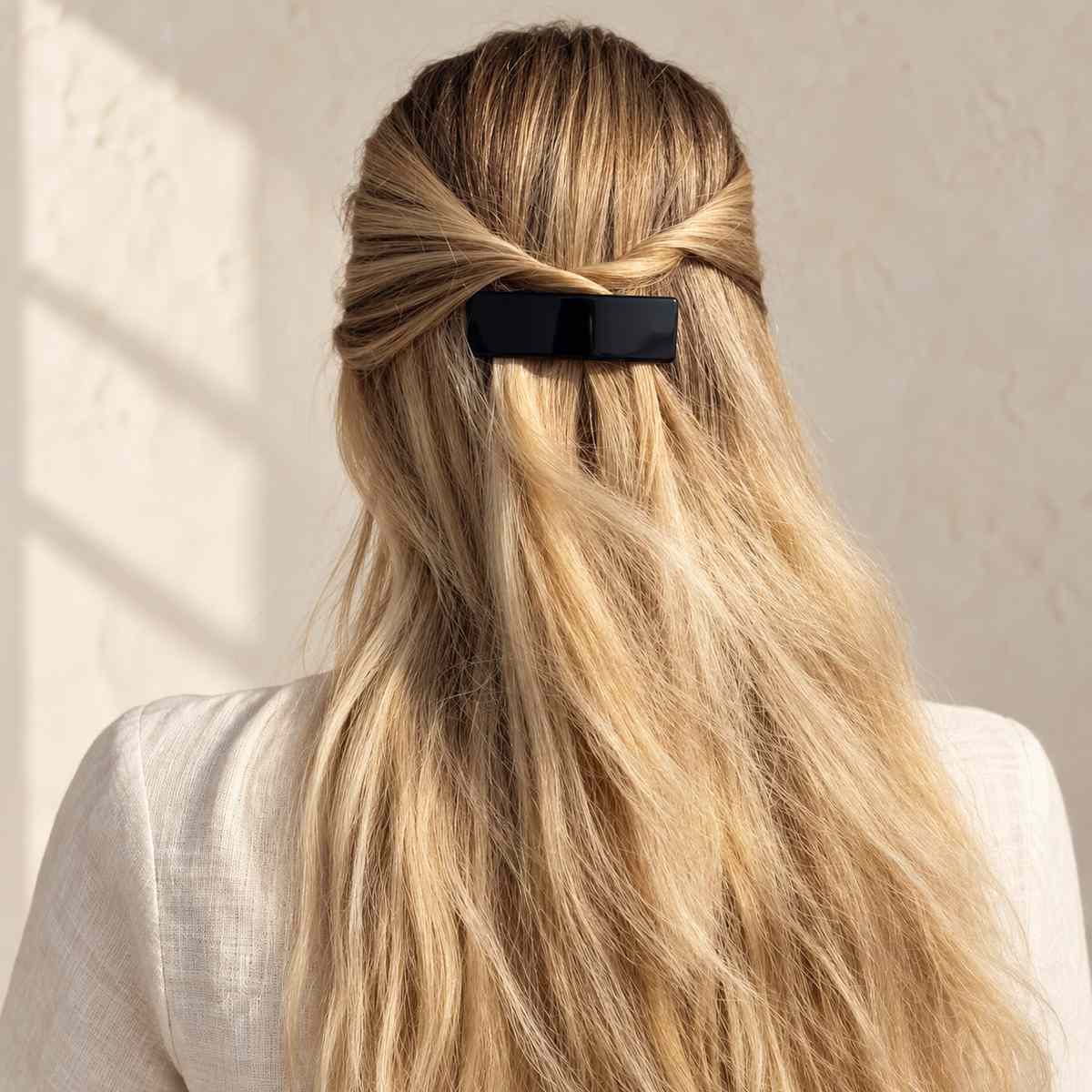 barrette a cheveux sophie noire portée