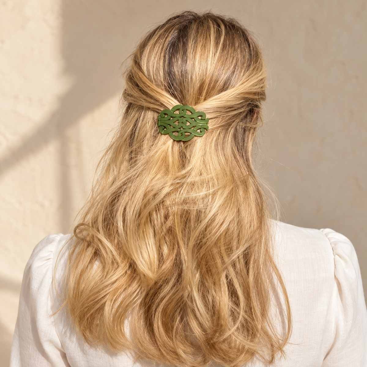 barrette a cheveux diane verte portée