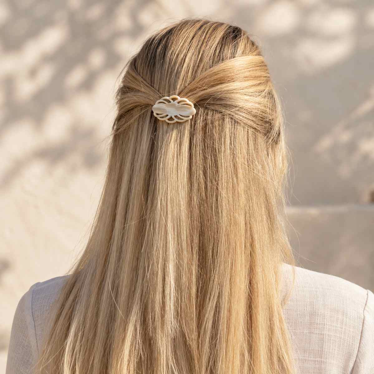 barrette a cheveux louise portée