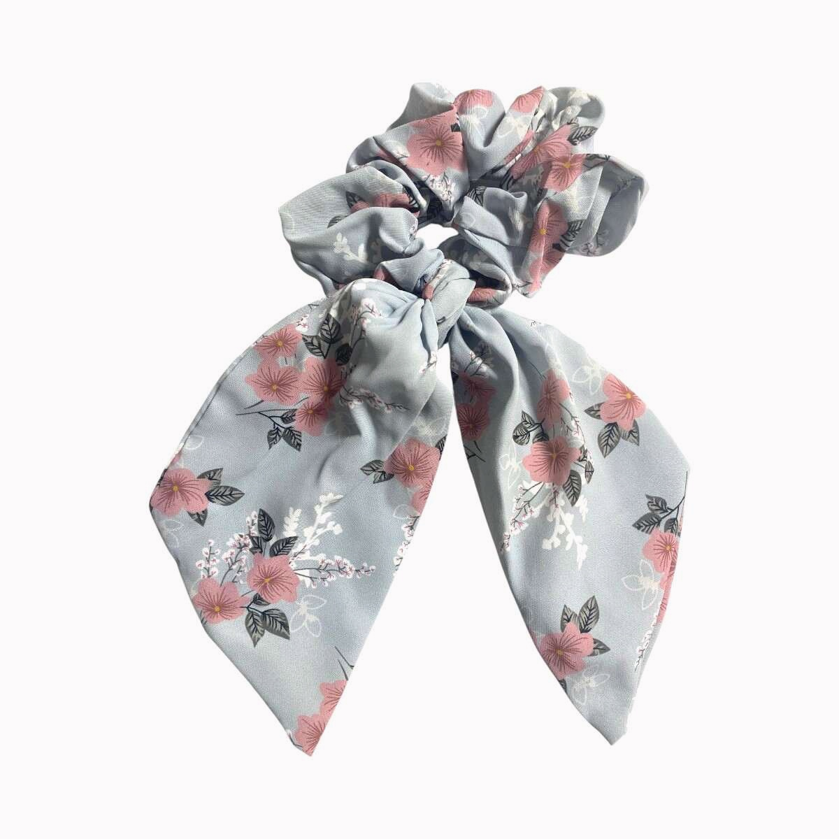 Chouchou foulard cheveux bleu gris a fleurs roses