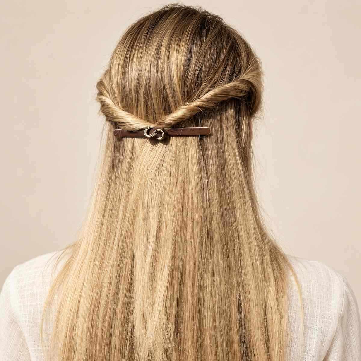 Barrette à cheveux Mathilde portée