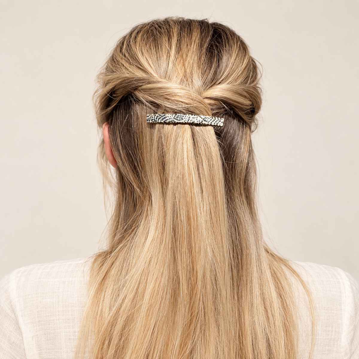 Barrette à cheveux Léa Opéra portée