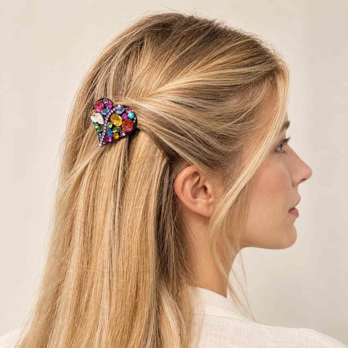 Barrette à cheveux Solène portée