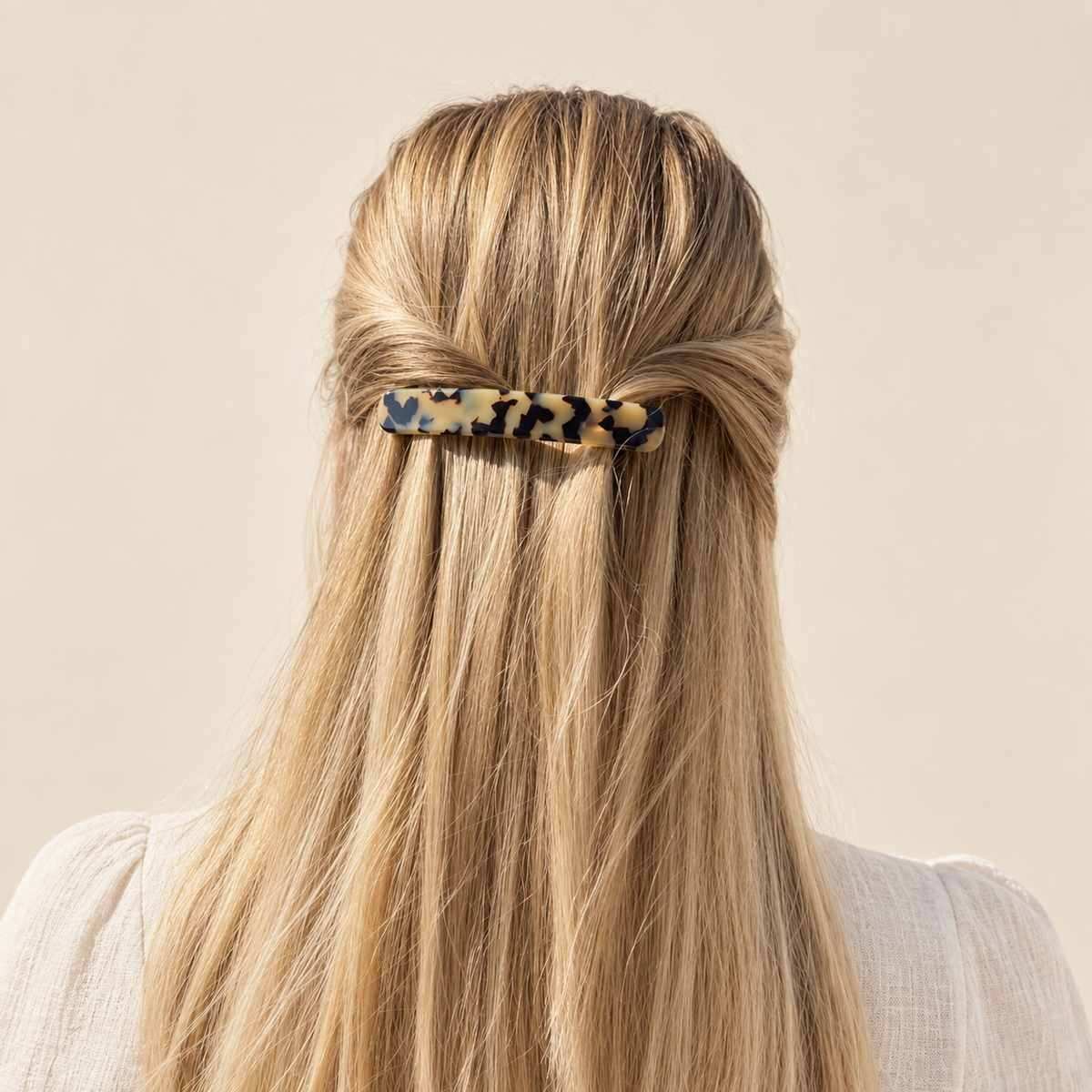 Barrette à cheveux Luisa portée