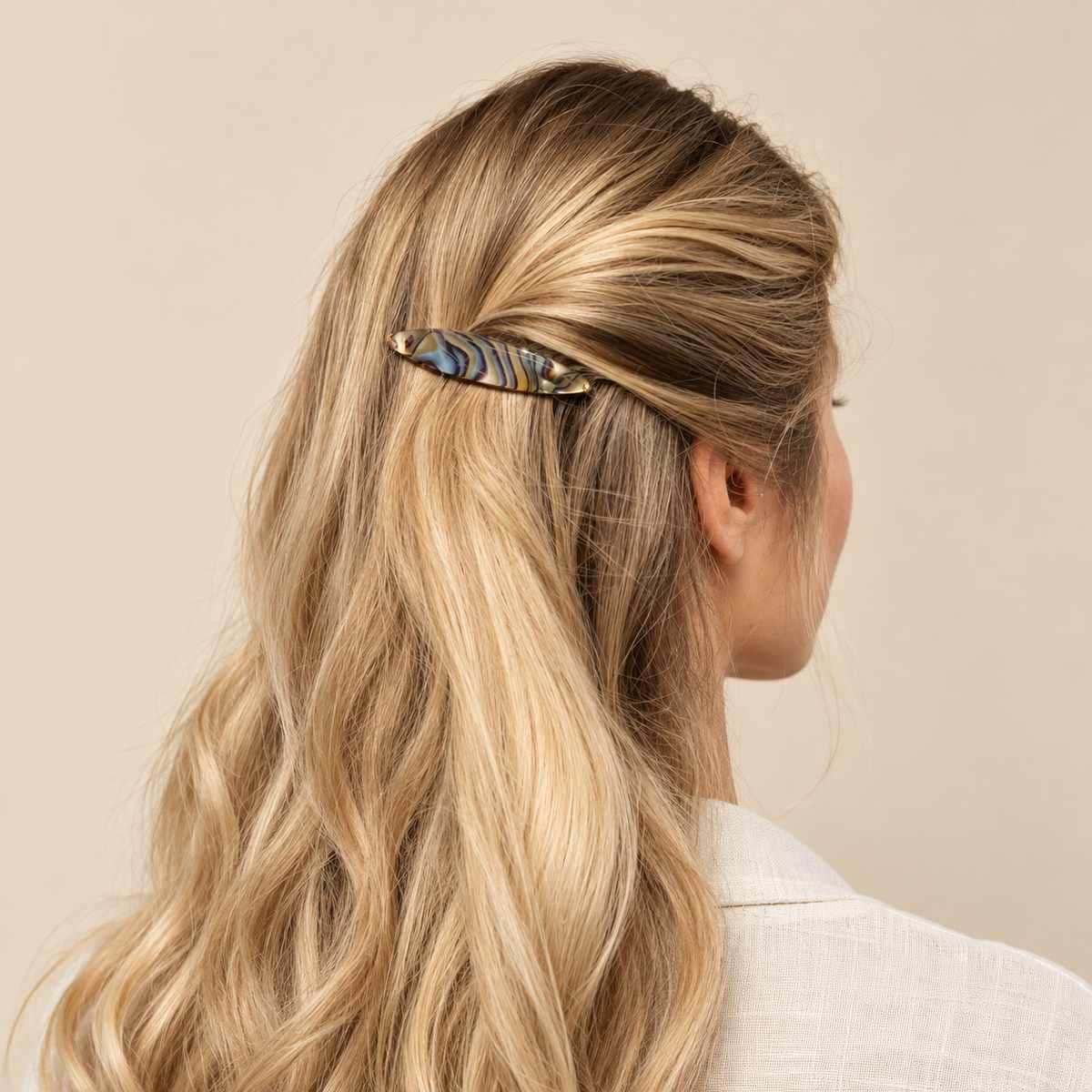 Barrette à cheveux Clémence portée
