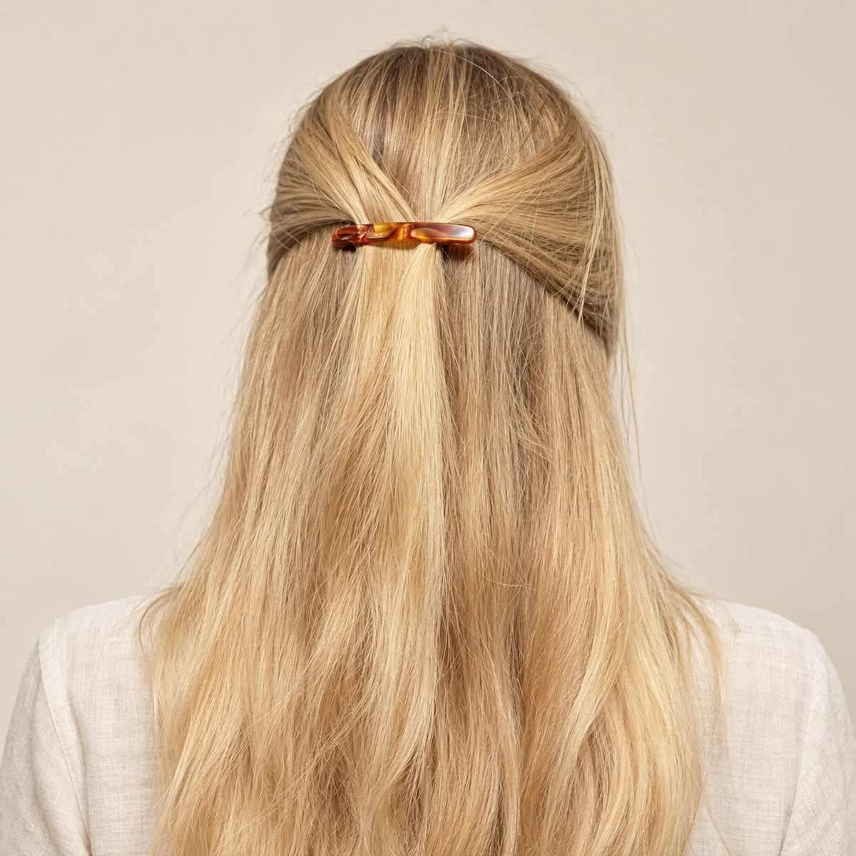 Barrette à cheveux Alix portée