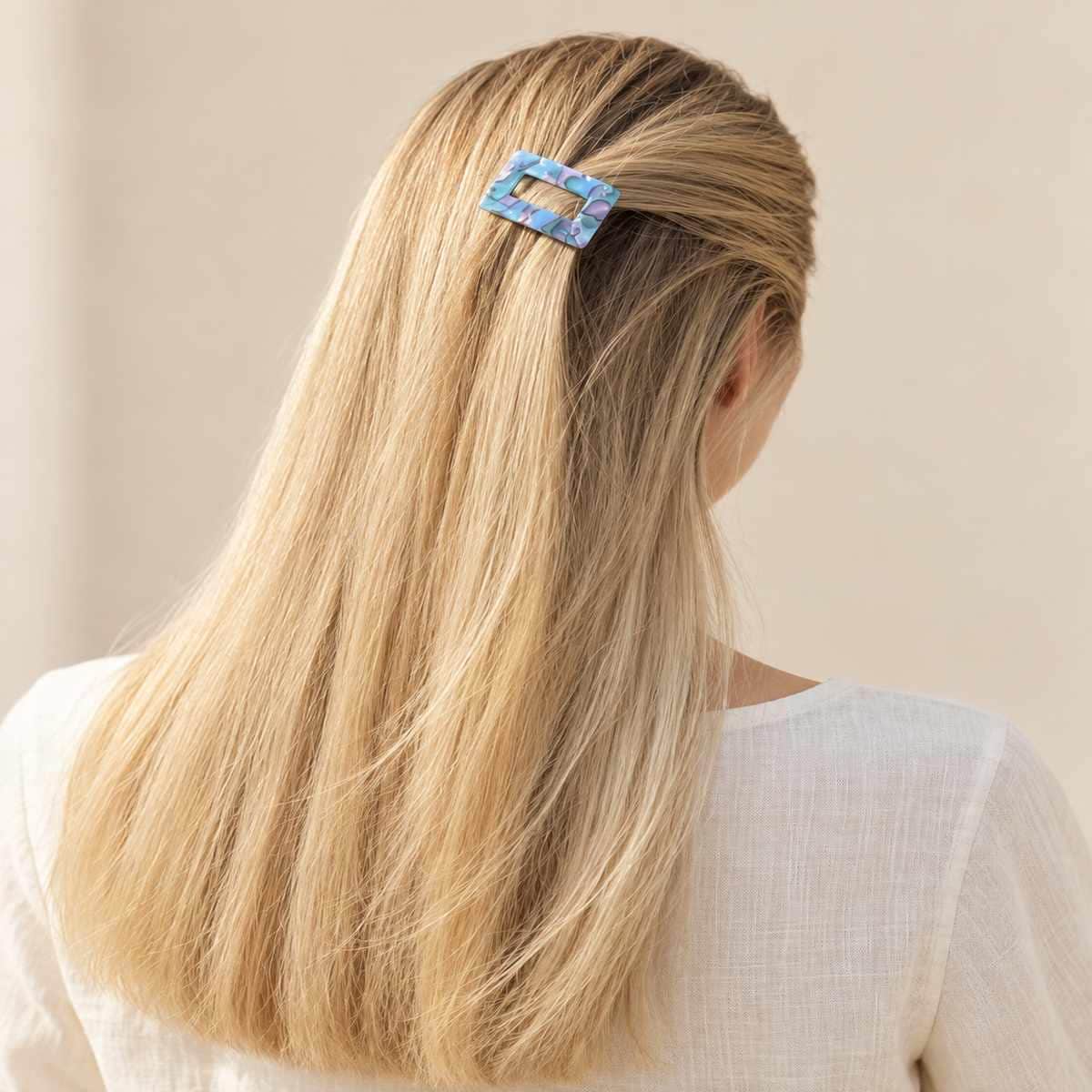 Barrette à cheveux Suzanne portée