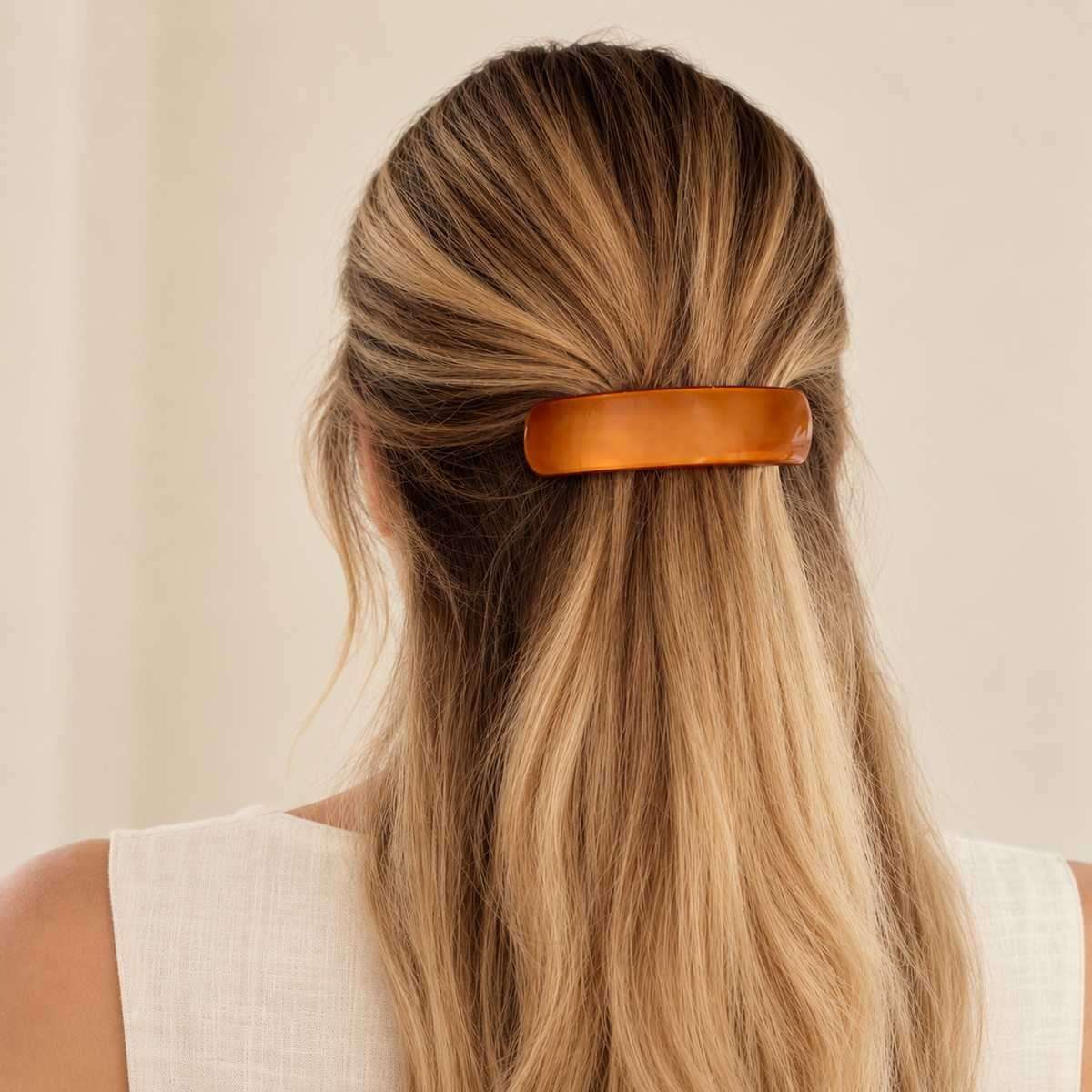 Barrette à cheveux Victoria Courge portée