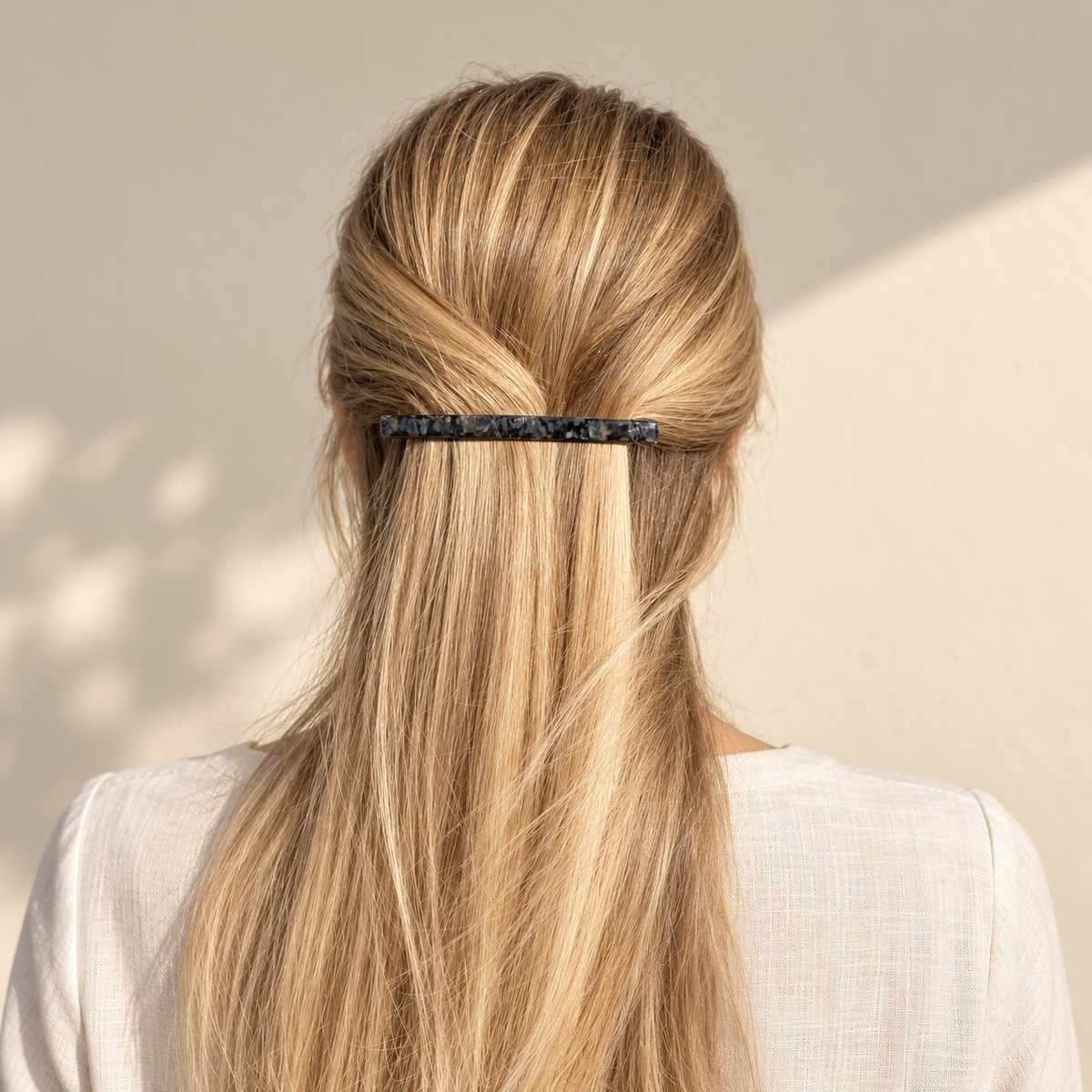 Barrette à cheveux Carmen collection CÉLESTE portée