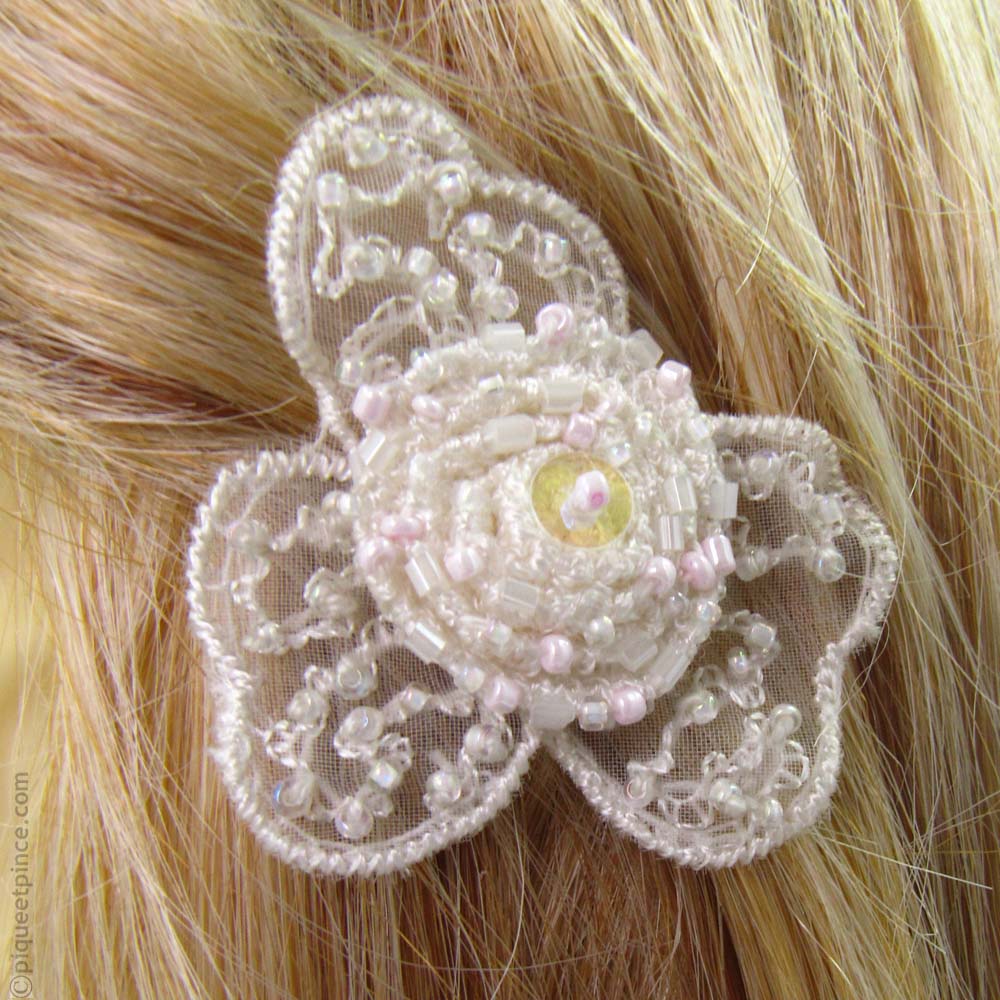 Barrette cheveux mariage fleur et perles