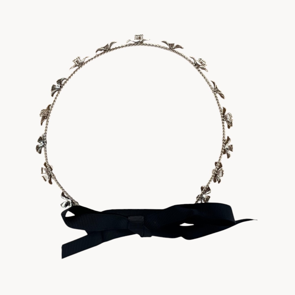 serre-tete-tresse-argent-fleurs-2-Photoroom