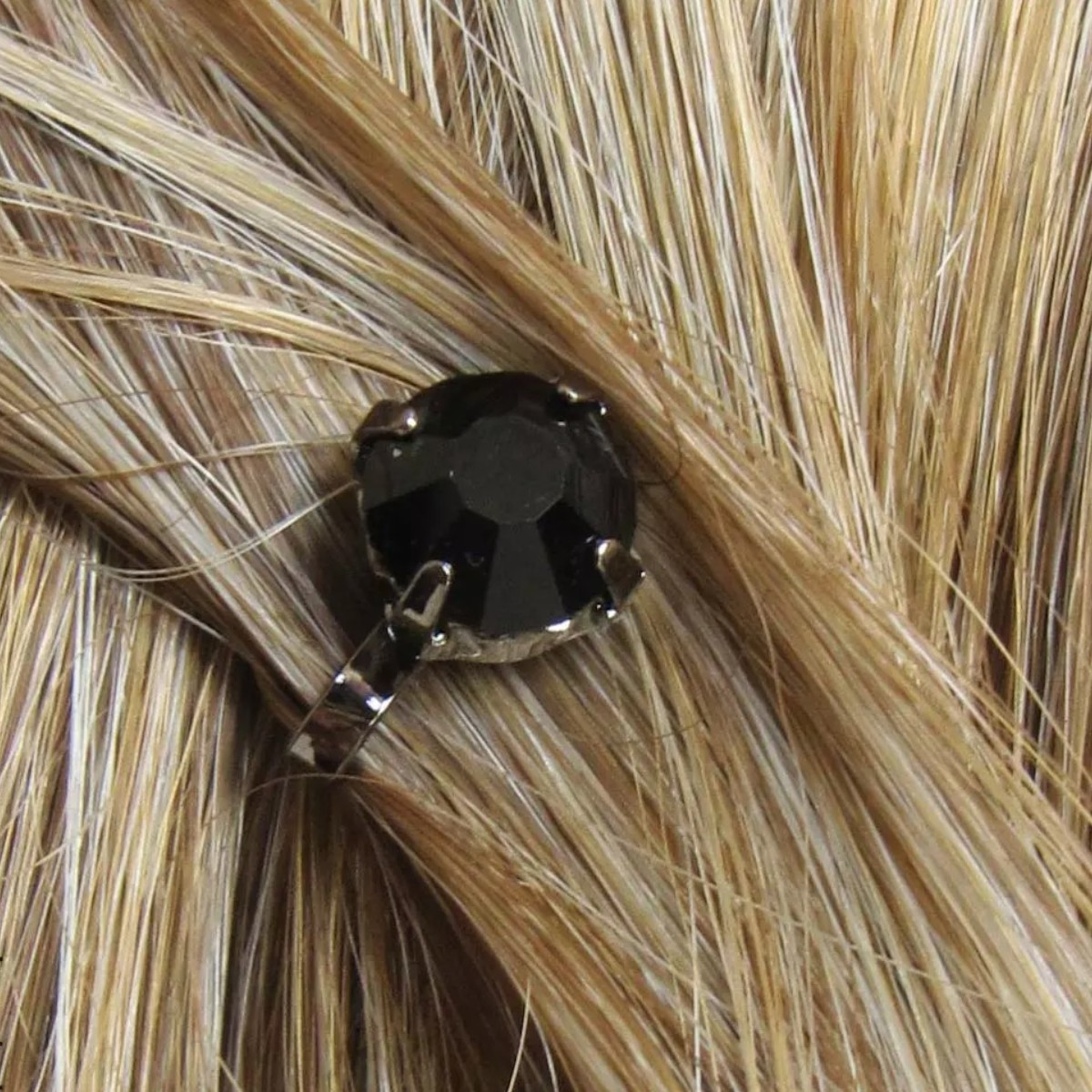 barrette-meche-noire-Photoroom