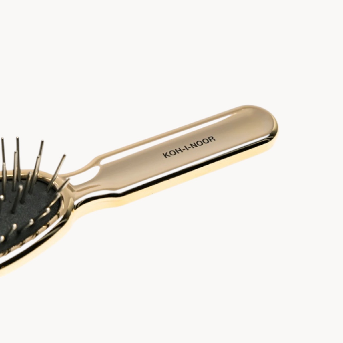brosse-a-cheveux-koh-i-noor-metallic-pointe-chromée3-Photoroom