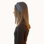 bandeau-cheveux-bleu-marine-pois-blanc-2-Photoroom