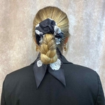 chouchou foulard cheveux noir fleurs blanches 5