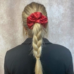chouchou cheveux satiné rouge avec brillant 3