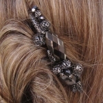 peigne à cheveux perles noir et métal