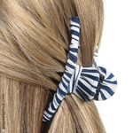 pince à cheveux tissu rayé bleu