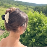 pince cheveux crème noire portée-Photoroom-2