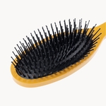 brosse-cheveux-pointes-plastique-pastel-detail3-Photoroom