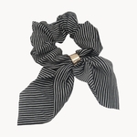 chouchou-cheveux-foulard rayé noir et blanc-Photoroom