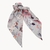 chouchou-cheveux-foulard-gris-fleurs-rose-Photoroom