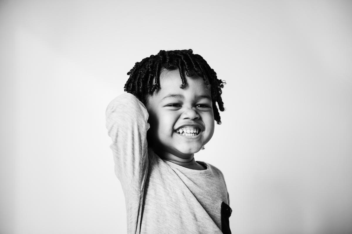 portrait-de-jeune-garcon-africain-gai (1)
