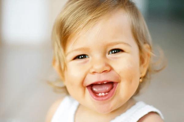 depositphotos_2305544-stock-photo-smiling-baby