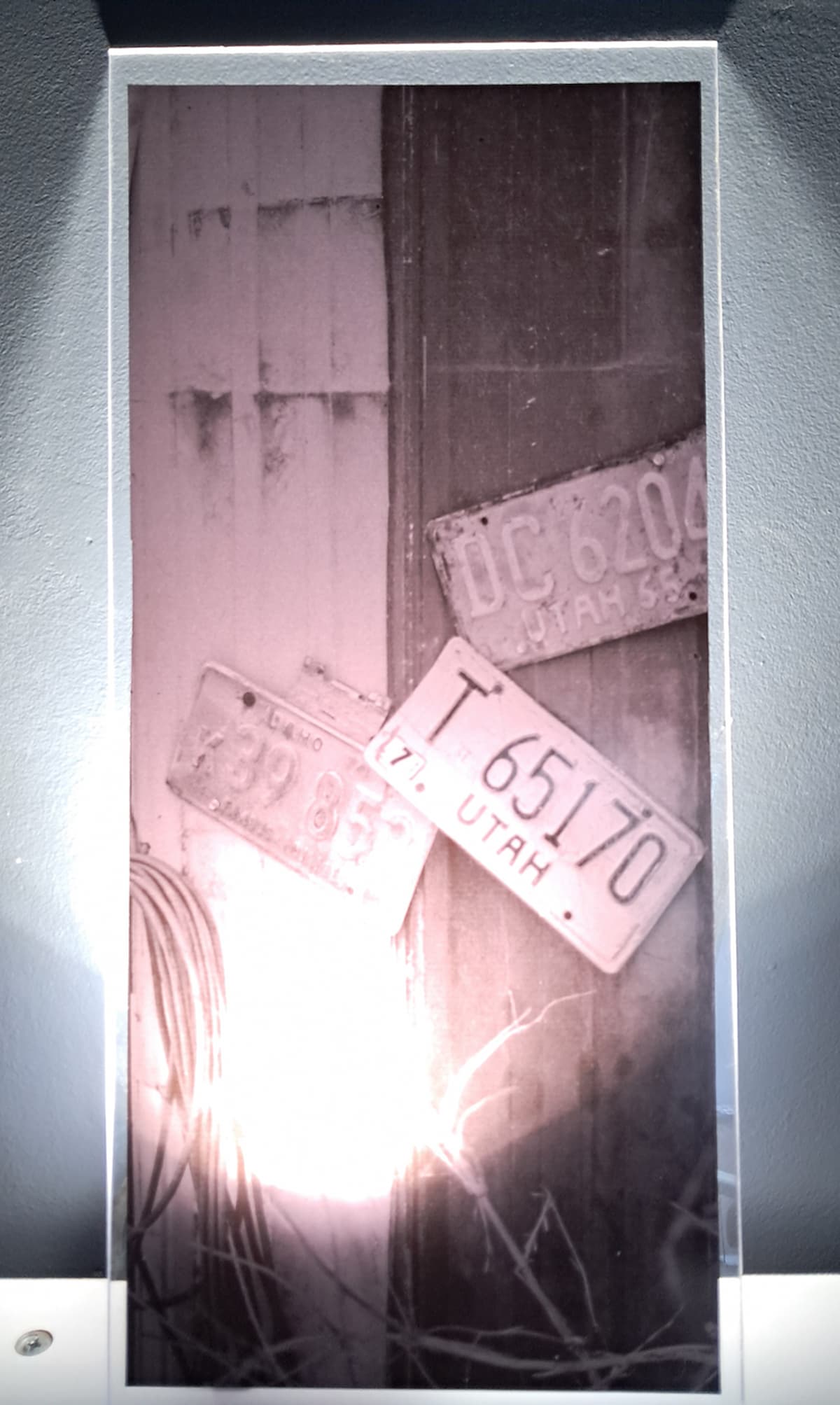 plexi-creation-black-and-white-2