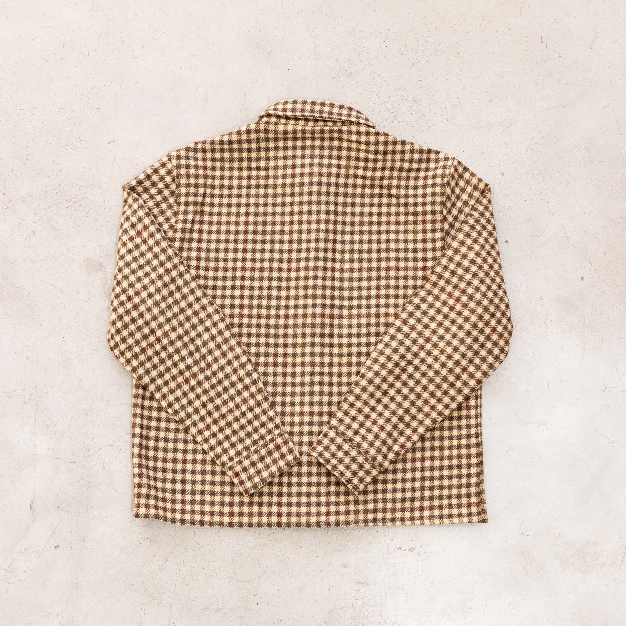 sur chemise dos