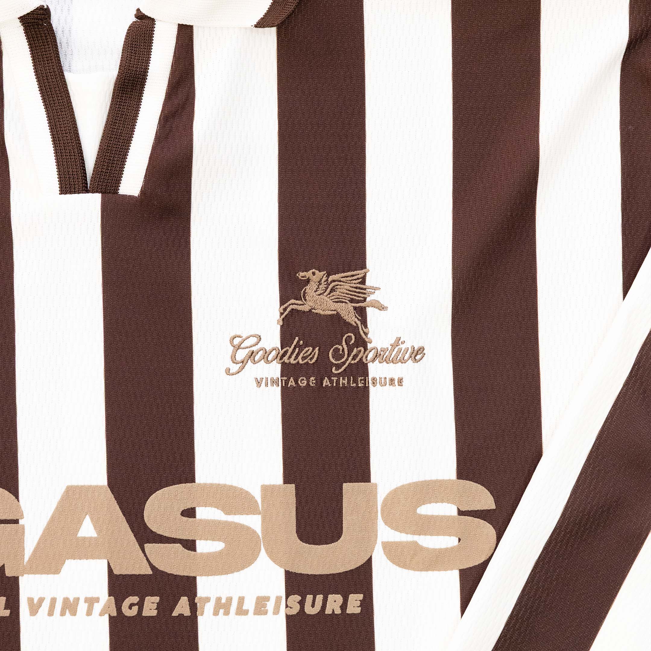 GOODIES SPORTIVE Cocoa Vintage Football Tee vue coeur