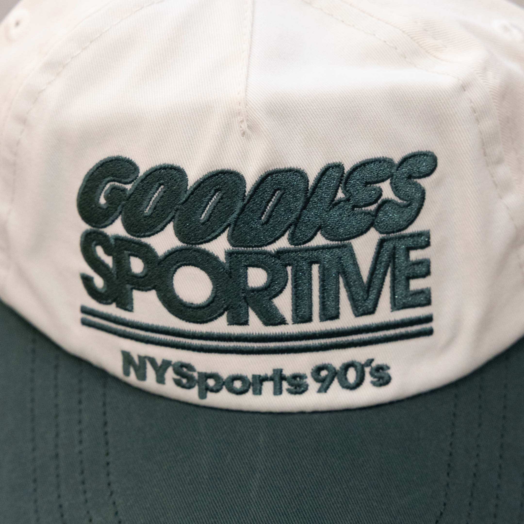 casquette verte detail