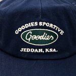casquette bleu détail