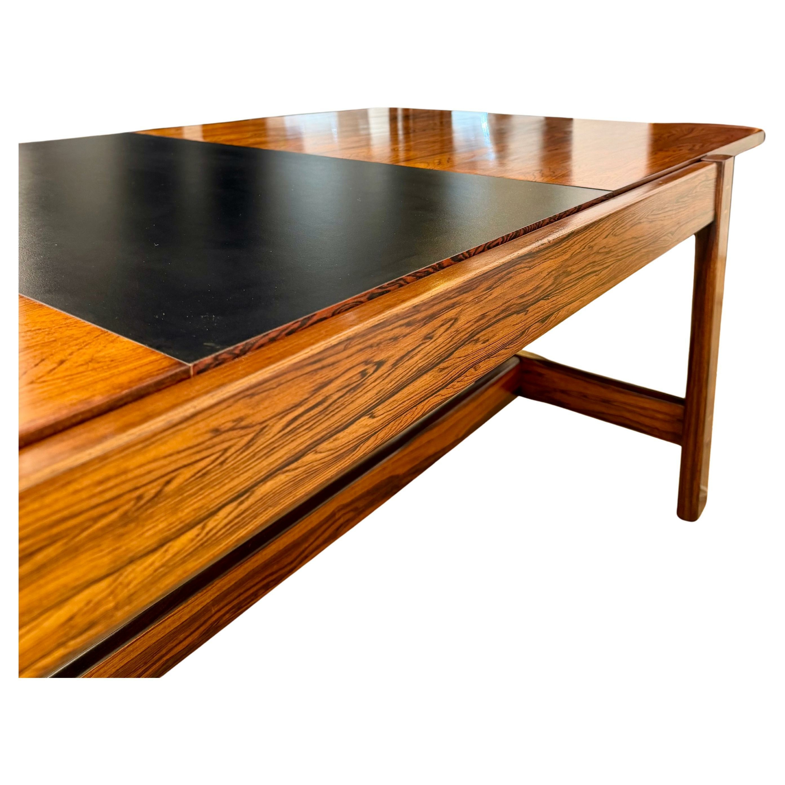 table_basse_sari_torbjorn_afdal_bruksbo 2